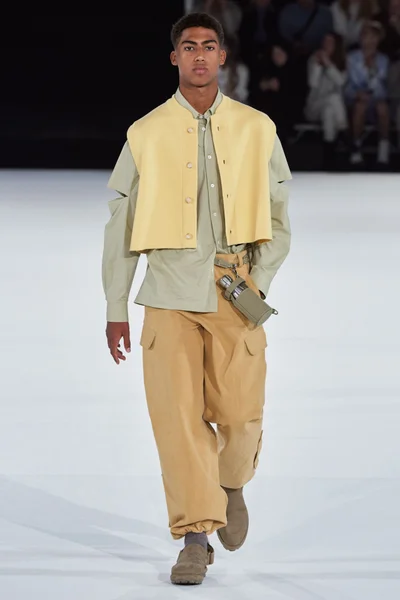 Look 13